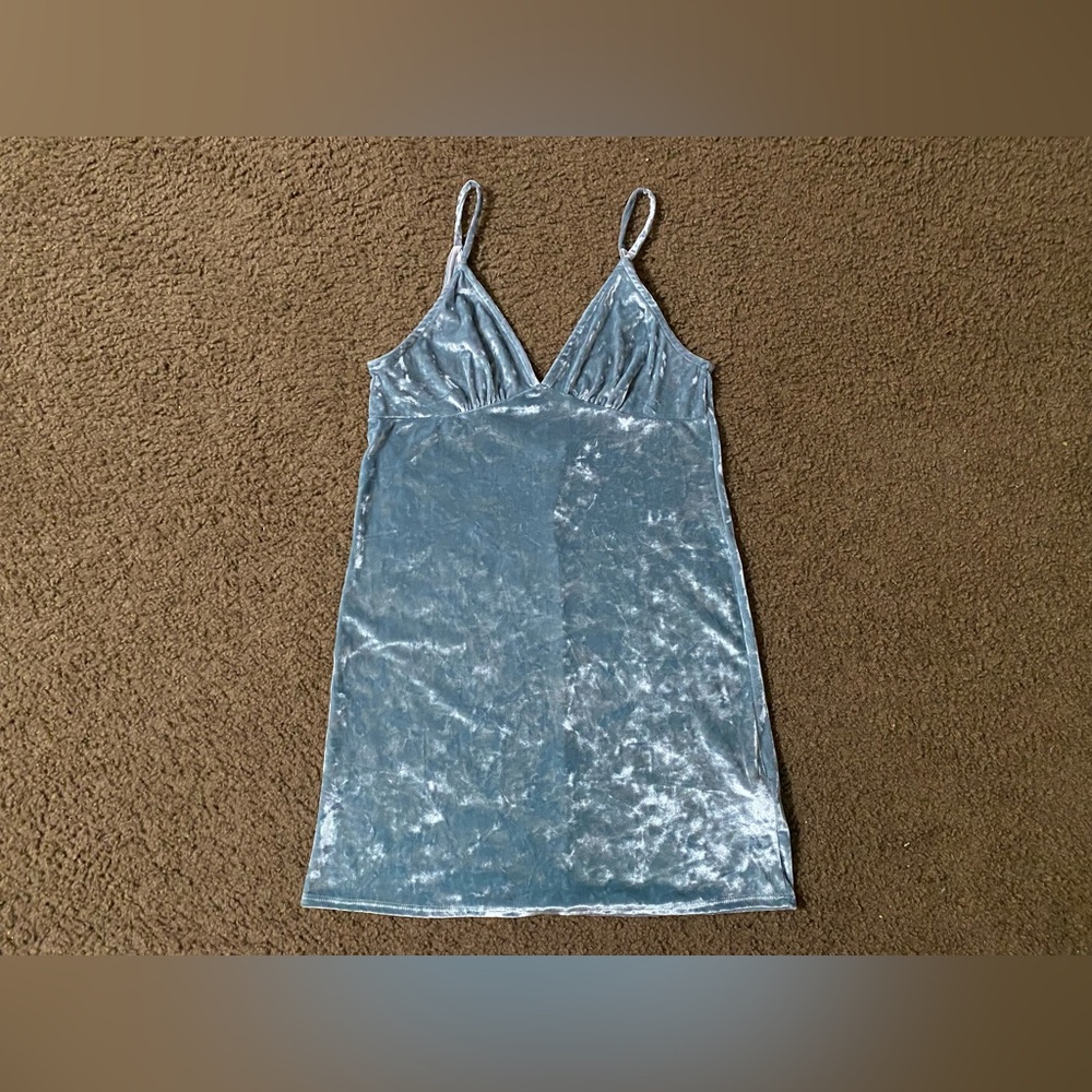 🌷Forever 21 velvet light blue dress size medium
